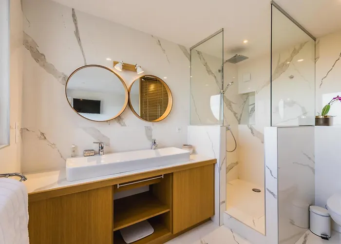 Blue Uhaina Keyweek Sea View Downtown